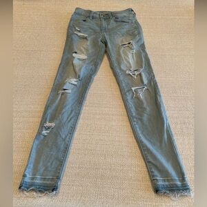 American Eagle distressed  Denim Jeans Hi-Rise